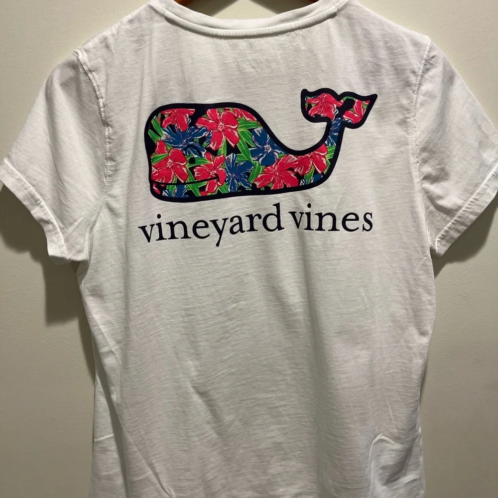 Women’s Vineyard Vines Tee Size L - Picture 2 of 4